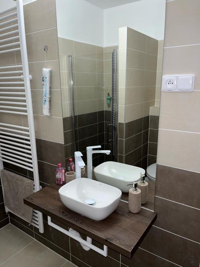 Apartmany Nezarka A Privatni Wellness Jindřichŭv Hradec Exteriör bild