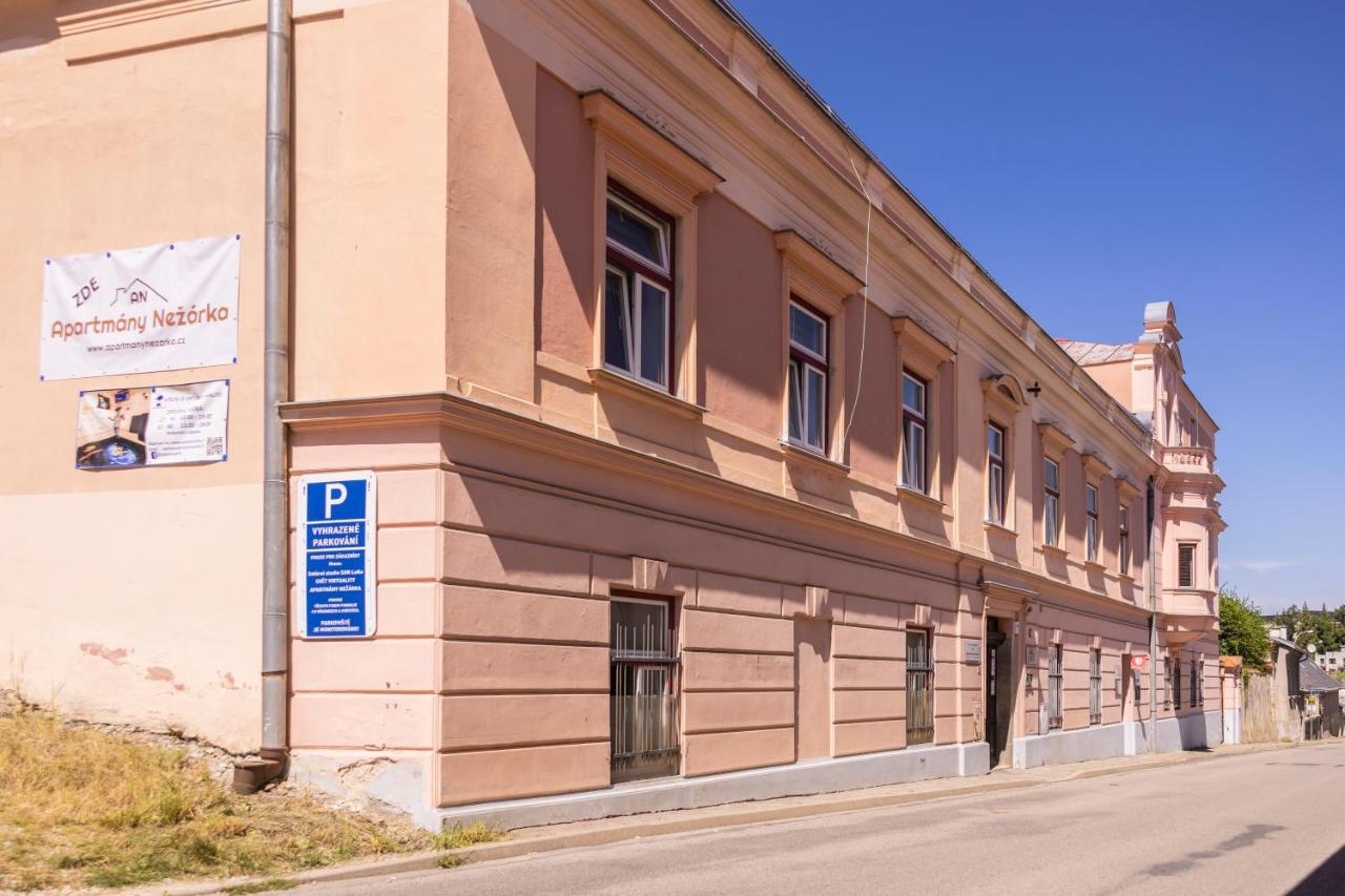 Apartmany Nezarka A Privatni Wellness Jindřichŭv Hradec Exteriör bild