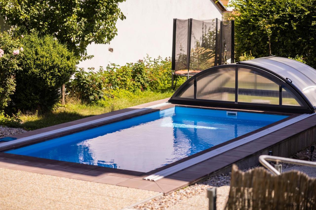 Apartmany Nezarka A Privatni Wellness Jindřichŭv Hradec Exteriör bild