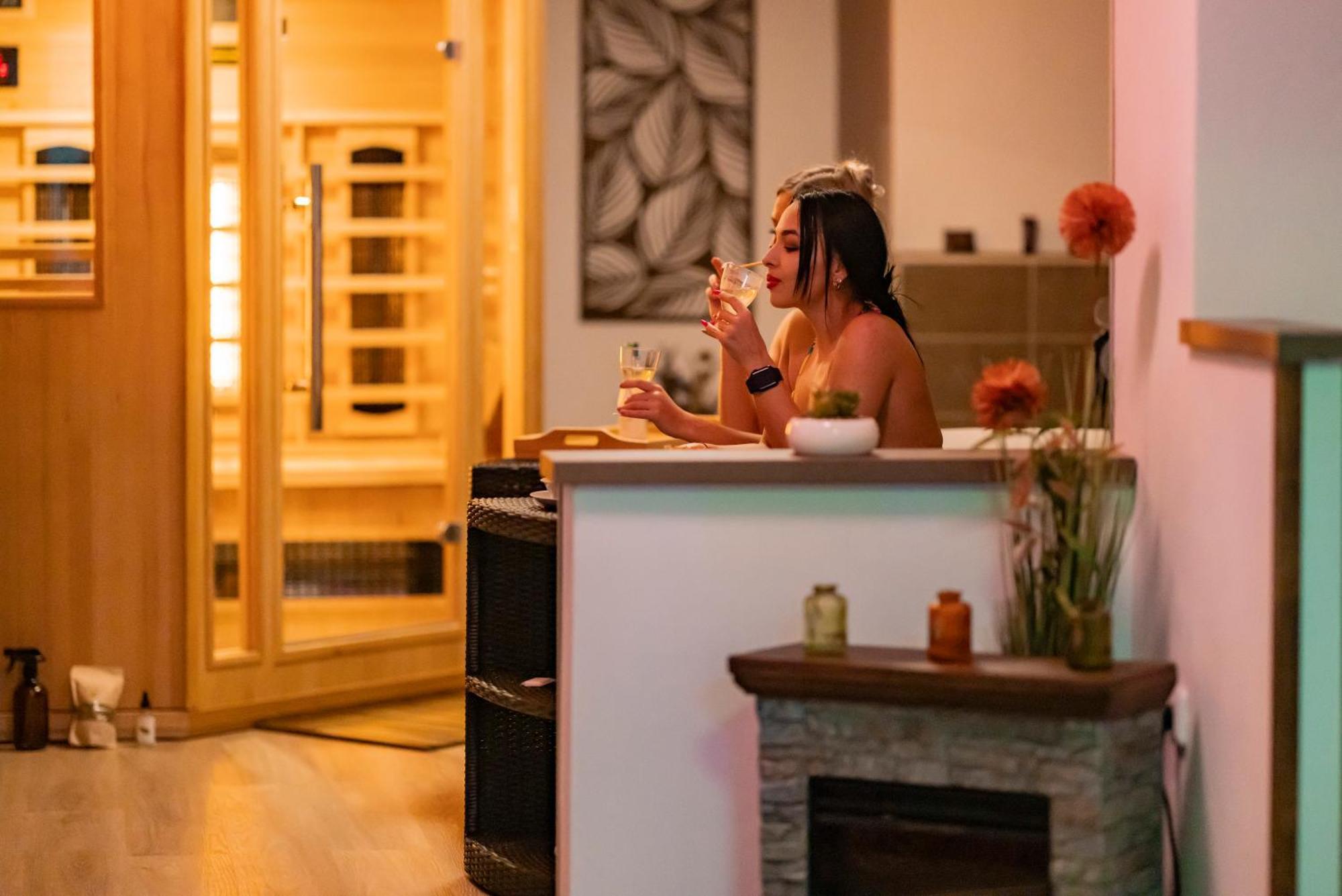 Apartmany Nezarka A Privatni Wellness Jindřichŭv Hradec Exteriör bild