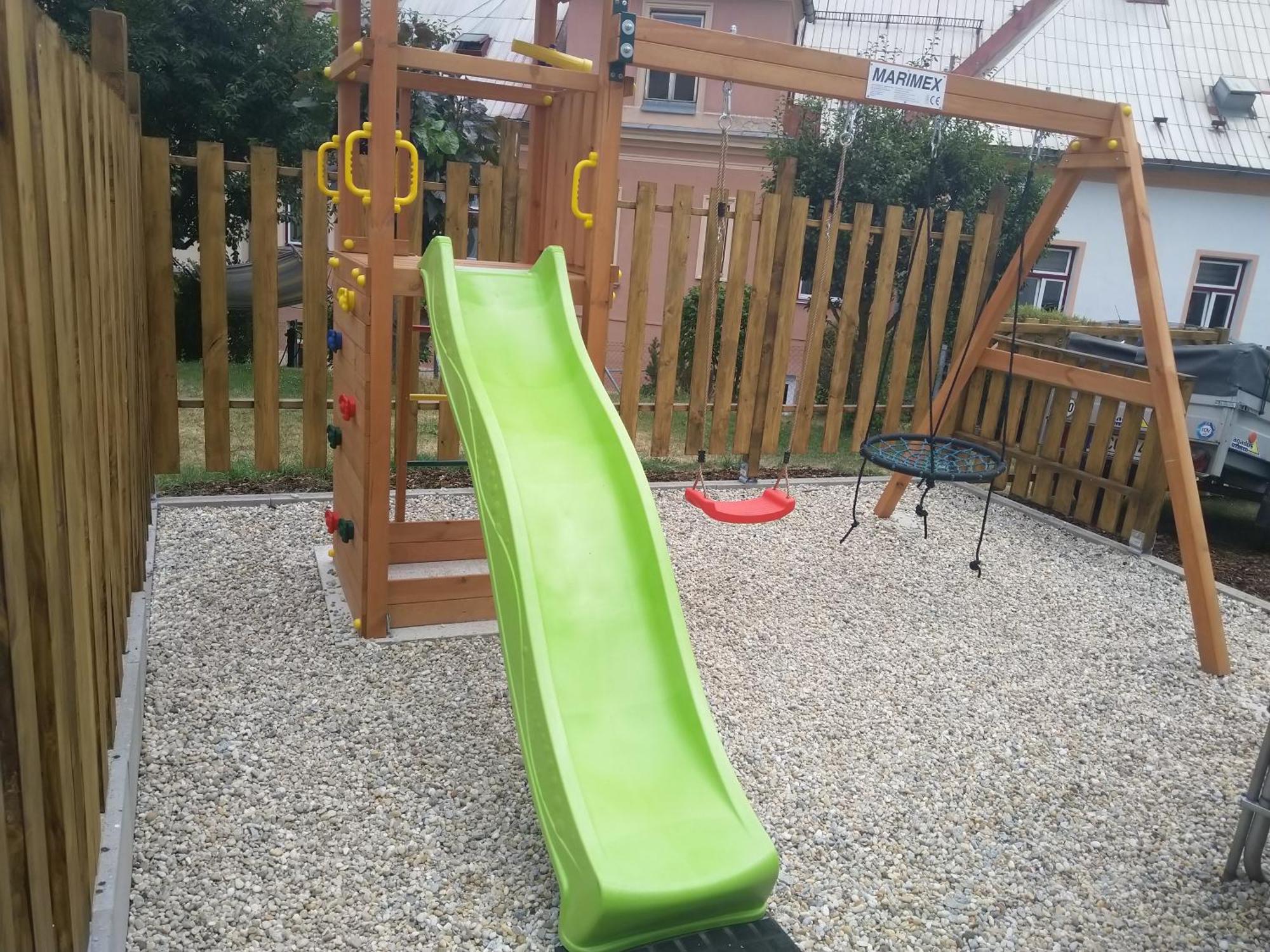 Apartmany Nezarka A Privatni Wellness Jindřichŭv Hradec Exteriör bild